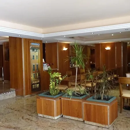 Отель Massenet 3*